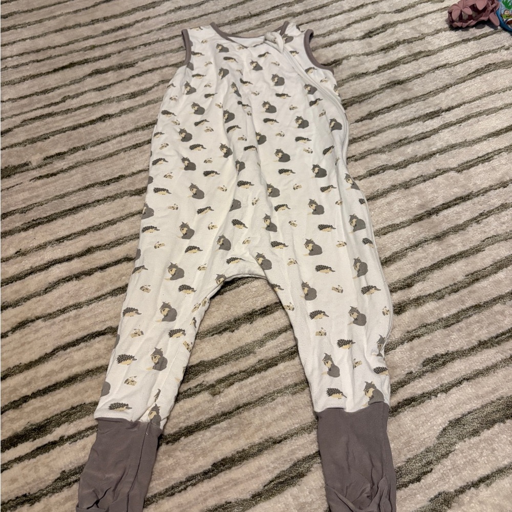 Adorable Sleeveless Baby sleeper with Animal Print